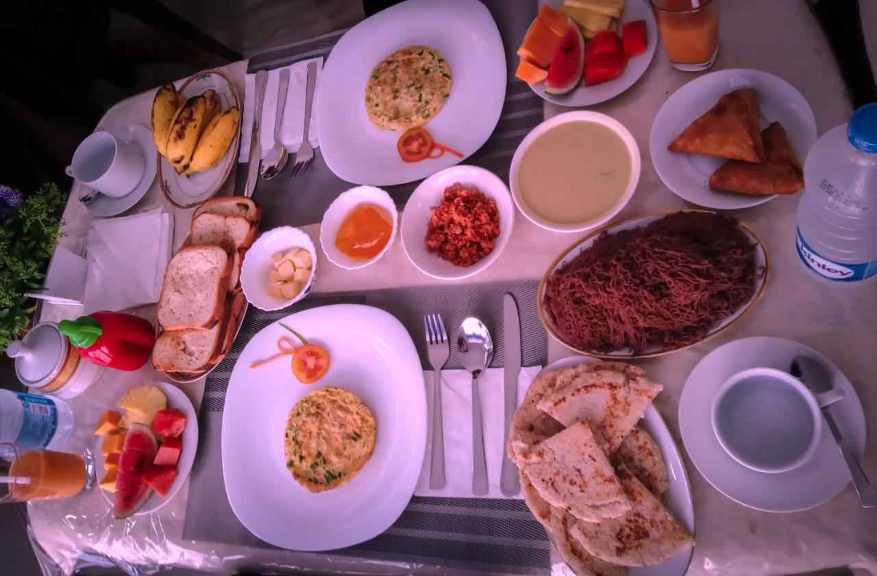 Lavendra Guset House Hotell Nallathanniya Exteriör bild